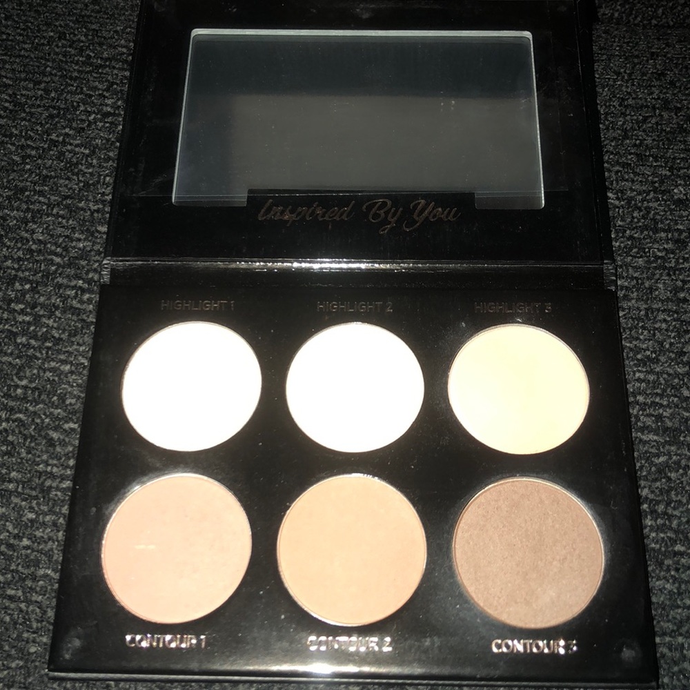 Highlight and contour your face to perfection